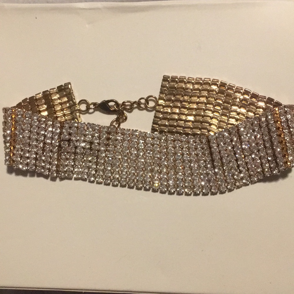 NWOT gold rhinestone choker
